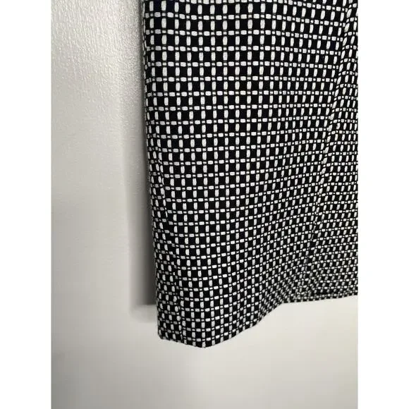 ANN TAYLOR Black and White Check Skirt Two Statement Buttons in the Front Size 8 - Picture 2 of 9
